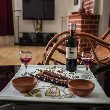 Sunny Apartments. Tbilisi. 300 Aragveli מראה חיצוני תמונה