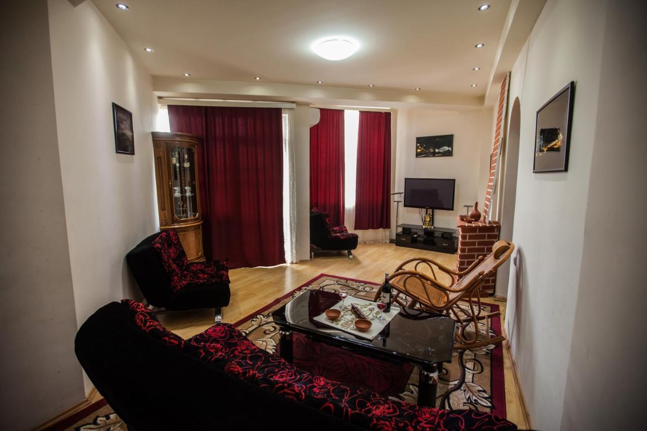 Sunny Apartments. Tbilisi. 300 Aragveli מראה חיצוני תמונה